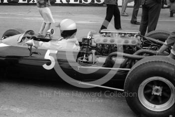 Richie Ginther, Cooper Maserati V12 T81, Silverstone International Trophy, 1966.
