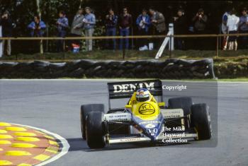 Keke Rosberg, Williams FW10, at Druids Bend, Brands Hatch, 1985 European Grand Prix.
