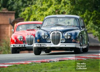 Derek Pearce, Jaguar Mk 2, Diane Osborne, Jaguar Mk 1, 2017 Gold Cup, Oulton Park.
