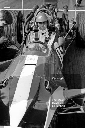 David Hobbs, TS Research and Development Surtees TS5/003 Chevrolet V8 - fastest in practice, 2nd in race - F5000 Guards Trophy, Oulton Park, April 1969.
