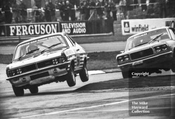 Gerry Marshall, Hamilton Motors Vauxhall Magnum, Britax Production Saloon Car Race, European F2 Championship meeting, Silverstone 1975.
