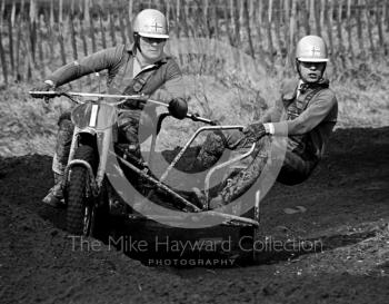 L Crane, Triumph 600, ACU British Scramble Sidecar Drivers Championship, Hawkstone Park, 1969.
