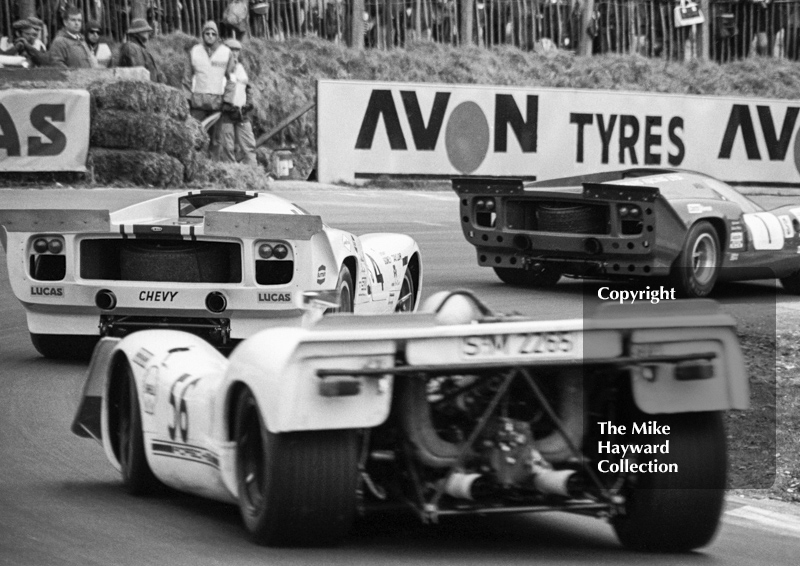 Paul Hawkins/Jonathan Williams, Lola T70 (SM 2265); Trevor Taylor/Hugh Dibley, Lola T70; and Hans Herrmann/Rolf Stommelen, Porsche 908, Brands Hatch, BOAC 500 1969.