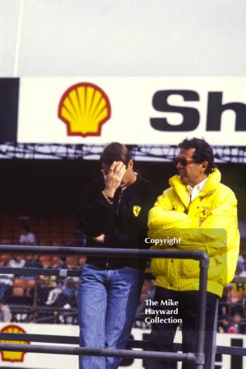 Nigel Mansell in the pits during practice for the British Grand Prix, Silverstone, 1989.
