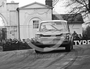 Sunbeam Imp at Lodge Corner, Oulton Park, Rothmans International Trophy meeting 1971.
