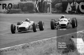 Julian Gerard, Cooper T73, Robert Lamplough, Lola T64, 1967 Guards Trophy, Brands Hatch.
