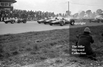 Jack Brabham, Repco Brabham BT19, John Surtees, Ferrari 312, Jochen Rindt, Cooper Maserati T81, Mike Spence, Lotus BRM, 25, Silverstone International Trophy 1966.
