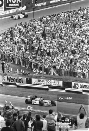 Nigel Mansell, Williams Honda FW11, and Nelson Piquet, Williams Honda FW11, Brands Hatch, British Grand Prix 1986.
