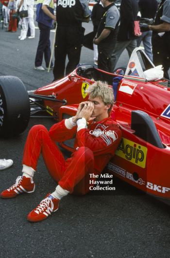 Stefan Johansson, Ferrari 156/85, relaxes on the grid, British Grand Prix, Silverstone, 1985
