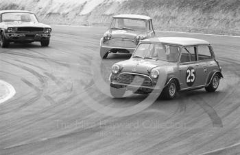Tony Youlten, Cars and Car Conversions Mini Cooper S, and Gordon Spice, Equipe Arden Mini Cooper S, Thruxton Easter Monday meeting 1968.
