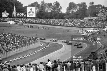 The field makes its way through South Bank Bend, 1985 European Grand Prix, Brands Hatch
