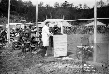 American singer Roy Orbison starts a race, 1966 ACU Championship meeting, Hawkstone
