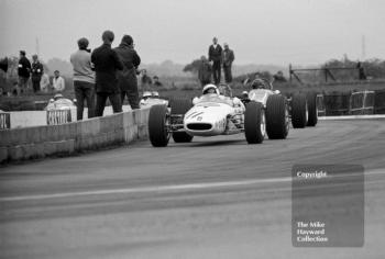 Tetsu Ikuzawa, Brabham BT21B, F3 race, Martini International meeting, Silverstone 1968.
