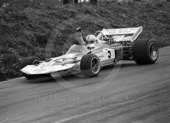 John Surtees, Surtees TS9, retiring with piston failure, Oulton Park Rothmans International Trophy, 1971
