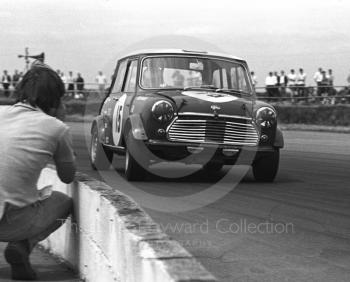 John Handley, British Leyland Mini Cooper S, Silverstone, British Grand Prix meeting 1969.
