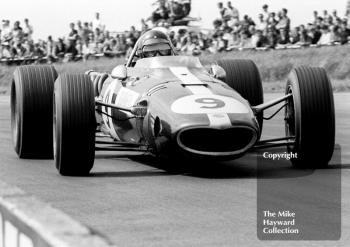 Dan Gurney, Eagle Weslake V12 104, Copse Corner, Silverstone, 1967 British Grand Prix.
