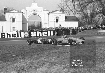 Peter Deal, Brabham BT18, and Mike Beuttler, Brabham BT21, at Lodge Corner, BRSCC Trophy, Formula 3, Oulton Park, 1968.
