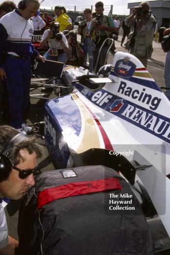 Damon Hill, Williams FW17, in the pit lane, Silverstone, 1995 British Grand Prix.
